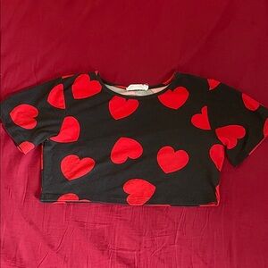 Heart Patterned crop top Shirt - Black and Red